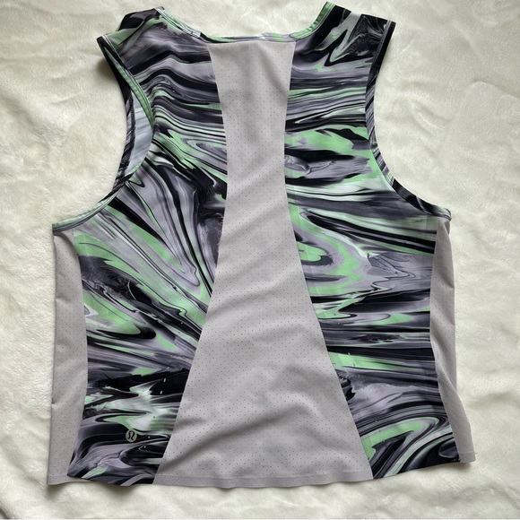 Women’s Lululemon Tanktop - Picture 8 of 10